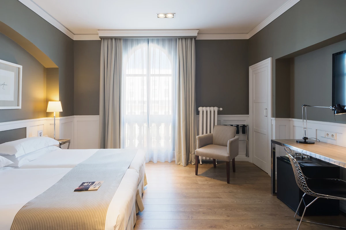 Chambre supérieure, Hôtel Granvia, Barcelone, Espagne