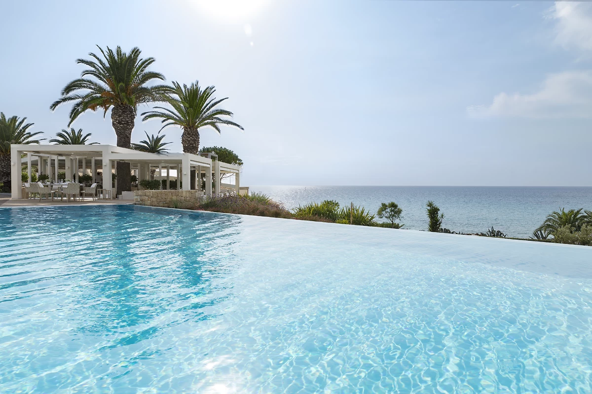 Piscine de l'hôtel, Sani Club