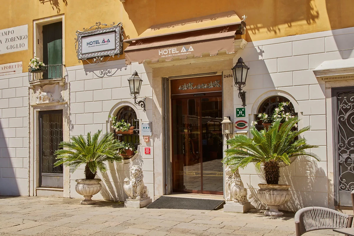 Façade, UNAHOTELS Ala Venezia, Italie