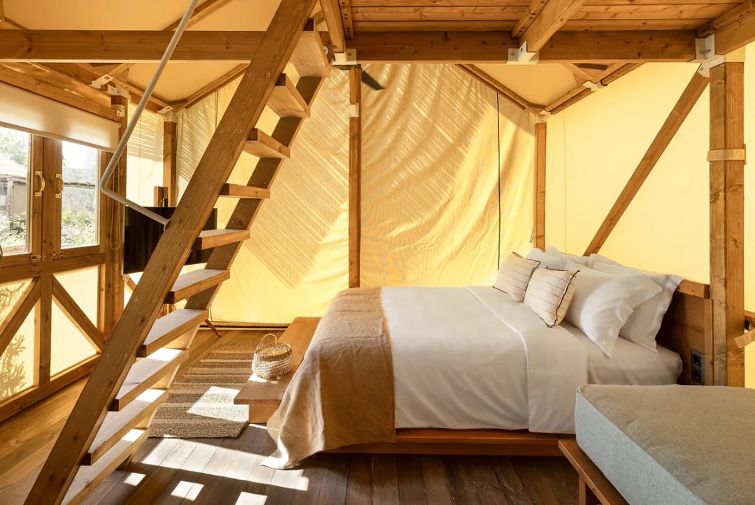 Lodge/tente avec jardin