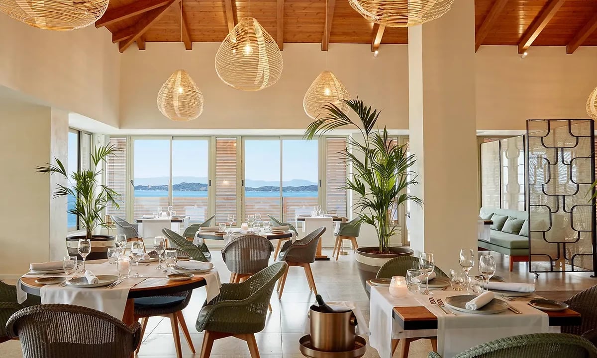 Restaurant Bar, Eagles Palace