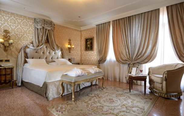 Chambre deluxe, Hôtel Ai Reali, Venise, Italie.