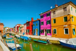 Burano et ses maisons de pêcheurs colorées