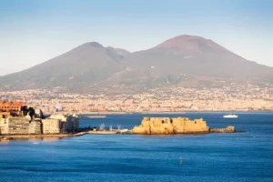 Volcan du Vésuve et Castel dell'Ovo de Posillipo, Naples