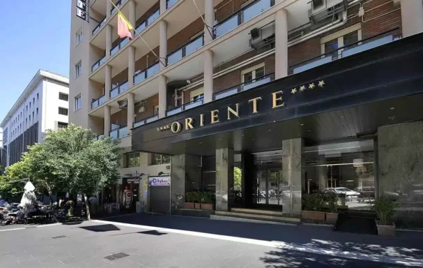 Entrée de l'hôtel, Grand Hotel Oriente