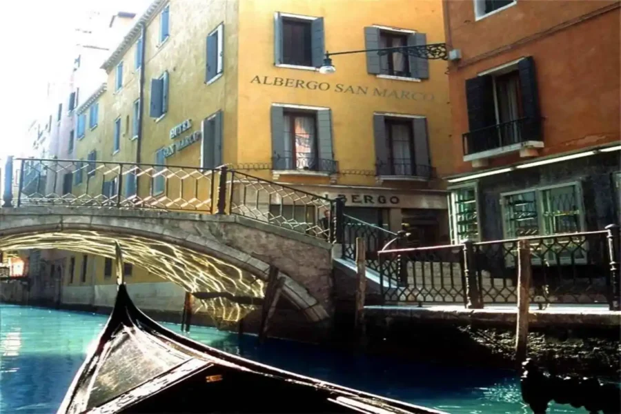 Vue de l'hôtel depuis le canal, Albergo San Marco, Venise, Italie