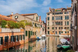 Vue sur le Rio de San Pantalon, quartier de San Polo, Venise, Vénétie